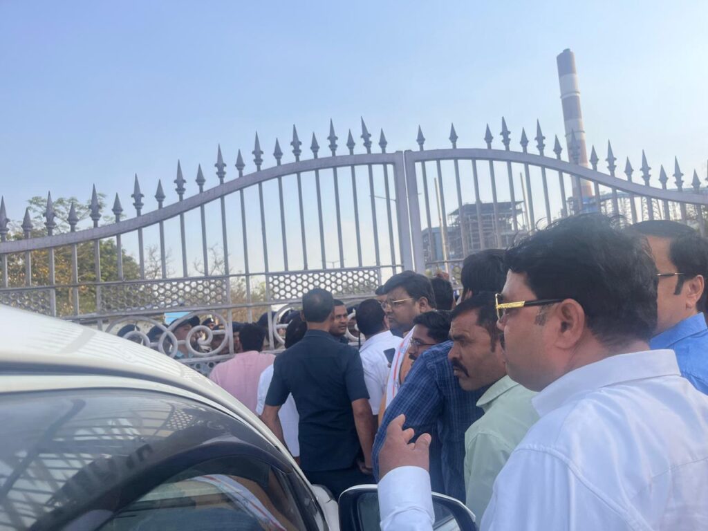 वेदांता पावर प्‍लांट में हुए भीषण हादसे की कांग्रेस जांच कमेटी नें घटना स्‍थल पहुंचकर किया निरीक्षण