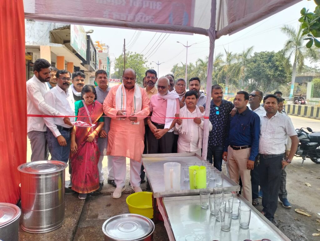 पूर्व मंत्री जय सिंह अग्रवाल ने टी. पी. नगर कोरबा में शीतल शरबत मंदिर का किया शुभारंभ…
