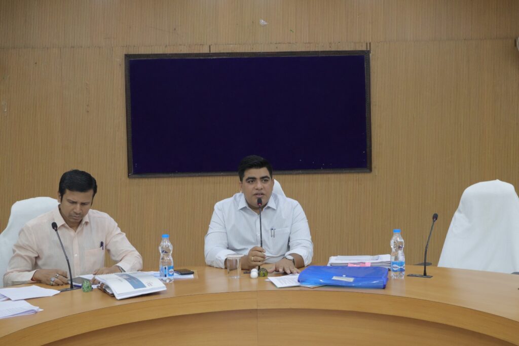 सुशासन तिहार के दौरान फील्ड में रहकर किसानों की समस्याओं का समयबद्ध निराकरण सुनिश्चित करें-कलेक्टर