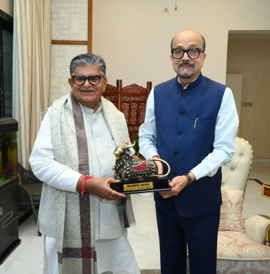 रायपुर : राज्यपाल श्री डेका से पंजाब के राज्यपाल श्री कटारिया ने की सौजन्य भेंट
