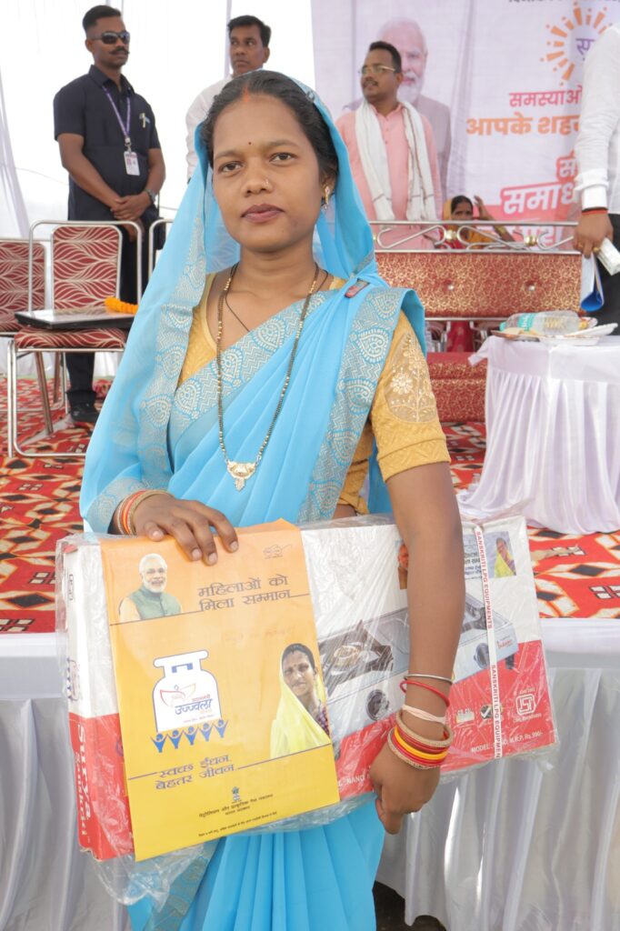 सुशासन तिहार में मिला उज्ज्वला गैस कनेक्शन, खत्म हुआ लकड़ी के चूल्हे का संघर्ष