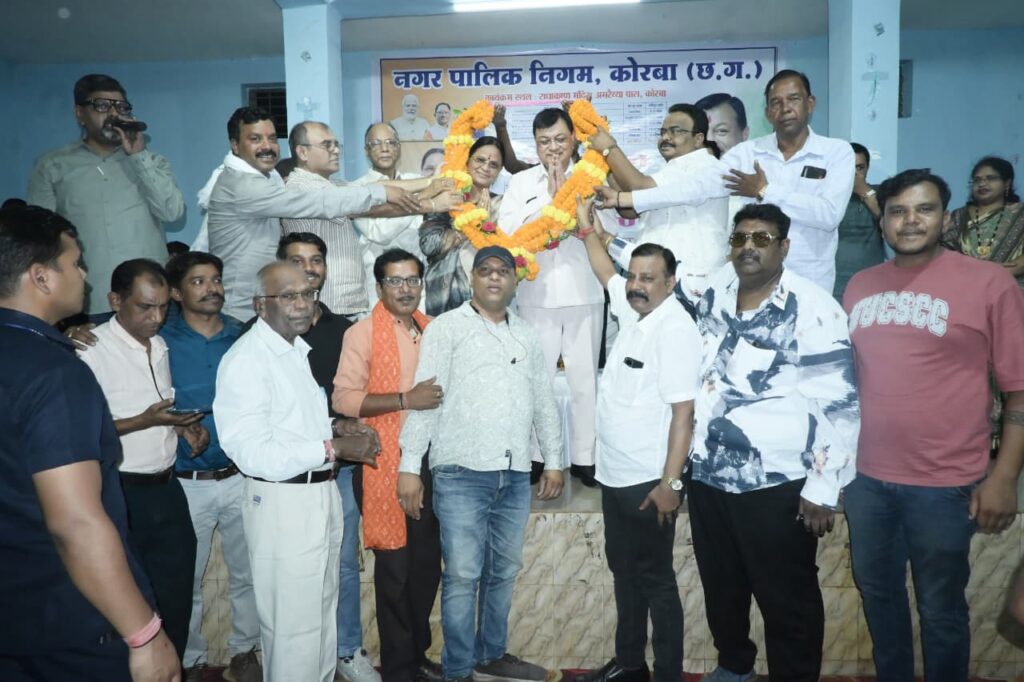 केबिनेट मंत्री व महापौर का महामाला व शाल श्रीफल से हुआ अभिनंदन…कलचुरी भवन में 25 लाख की लागत से शेड – डोम निर्माण का शिलान्यास..