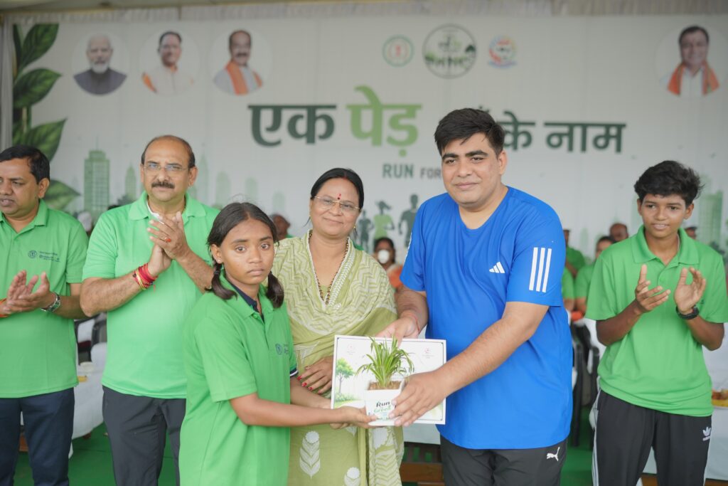 पर्यावरण संरक्षण का जनआंदोलन बना “रन फॉर ग्रीन” : हजारों कदम हरित कोरबा की ओर”एक पेड़ माँ के नाम” अभियान के तहत मैराथन, वृक्षारोपण और स्वच्छता अभियान का हुआ आयोजन..