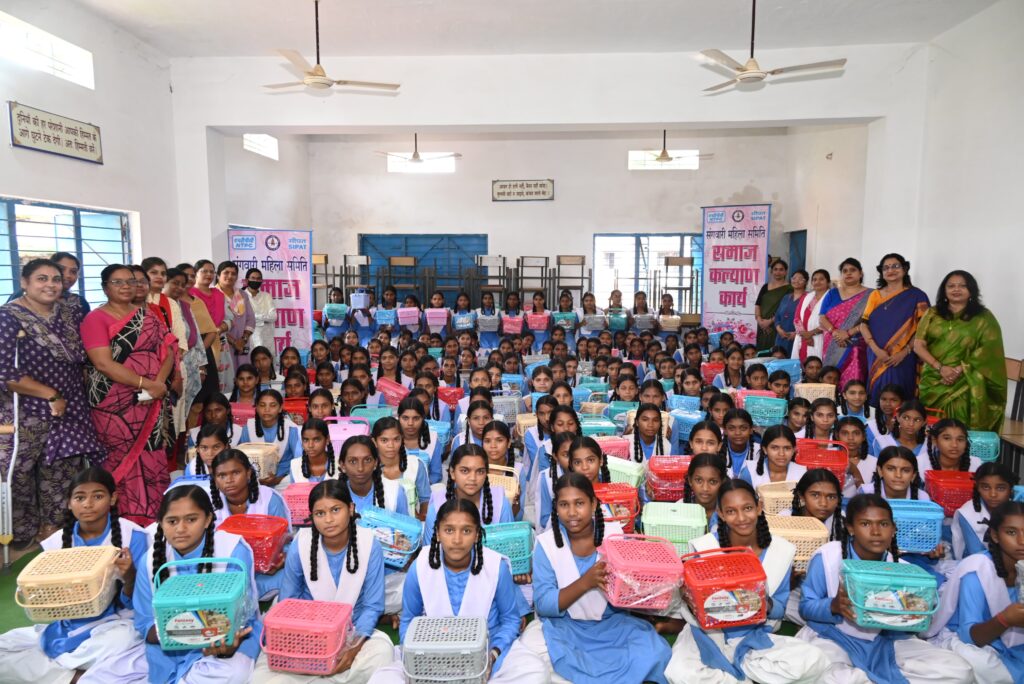 एनटीपीसी सीपत संगवारी महिला समिति द्वारा शासकीय कन्या उच्चतर माध्यमिक शाला सीपत में शारीरिक स्वच्छता जागरूकता अभियान एवं सैनिटरी किट का वितरण…