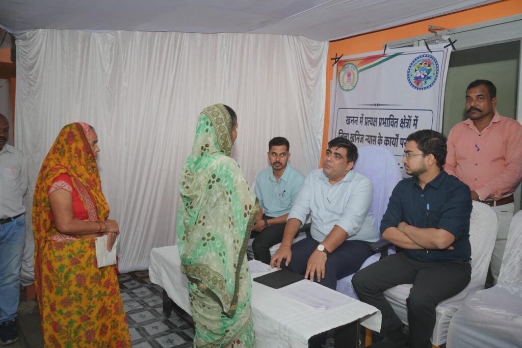 खनन प्रभावित ग्रामों को आदर्श ग्राम बनाने कलेक्टर कुणाल दुदावत ने शुरू की पहल