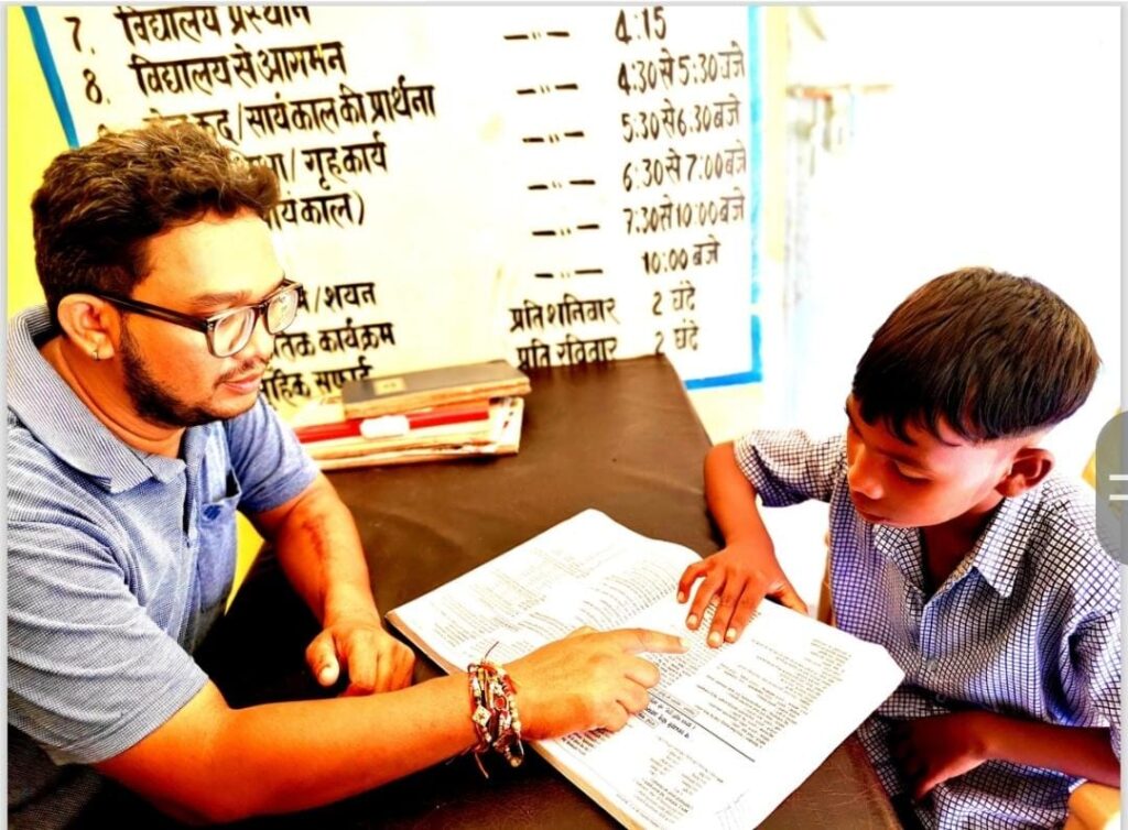 छात्रावास की सुविधा से छात्र समर कोरवा की पढ़ाई हुई नियमित..रहने और भोजन की व्यवस्था मिलने से पढ़ाई पर ध्यान देना हुआ आसान