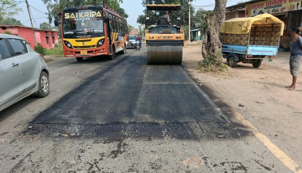 बारिश से क्षतिग्रस्त सड़कों की मरम्मत शुरू, 154 किलोमीटर मार्गों पर होगा बीटी पैच कार्य