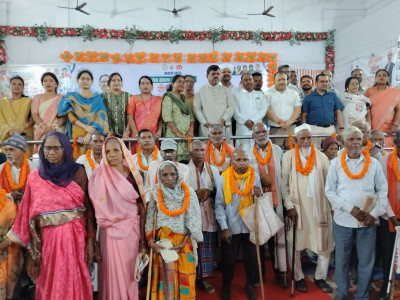 एमसीबी : मेगा स्वास्थ्य शिविर में बुजुर्गों का सम्मान, बांटे सहायक उपकरण