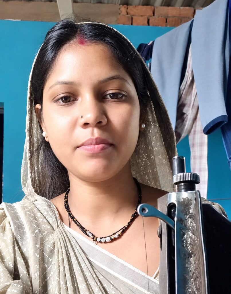 महतारी वंदन की राशि से शुरू हुआ सिलाई का काम, अश्वनी मरकाम ने संवारी घर की आर्थिक स्थिति